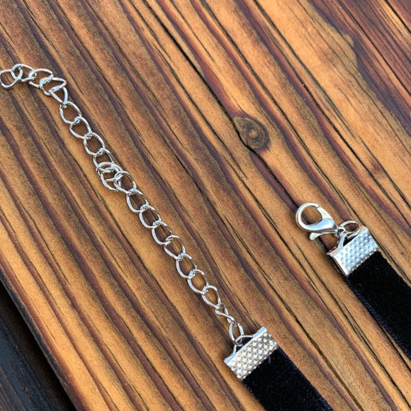 ♡ Velvet Choker - Picture 8 of 8